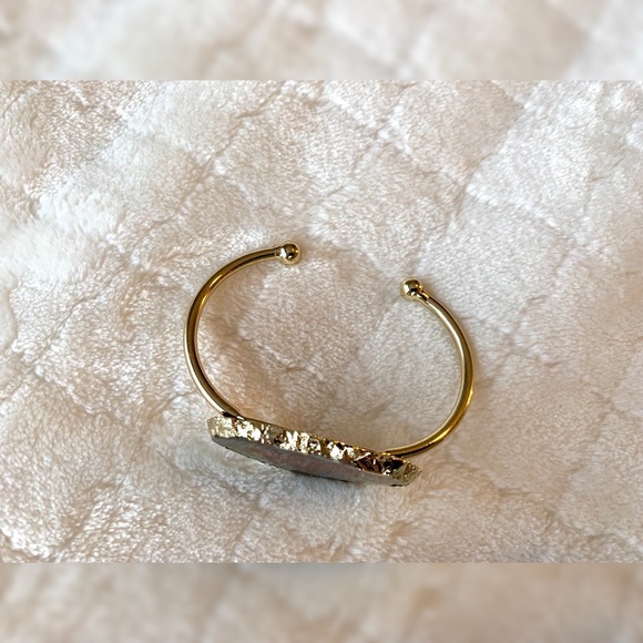 Geode Agate slice boho gold bracelet - Picture 3 of 5